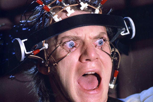 A Essência Perturbadora de "Laranja Mecânica" – Se Liga Nerd