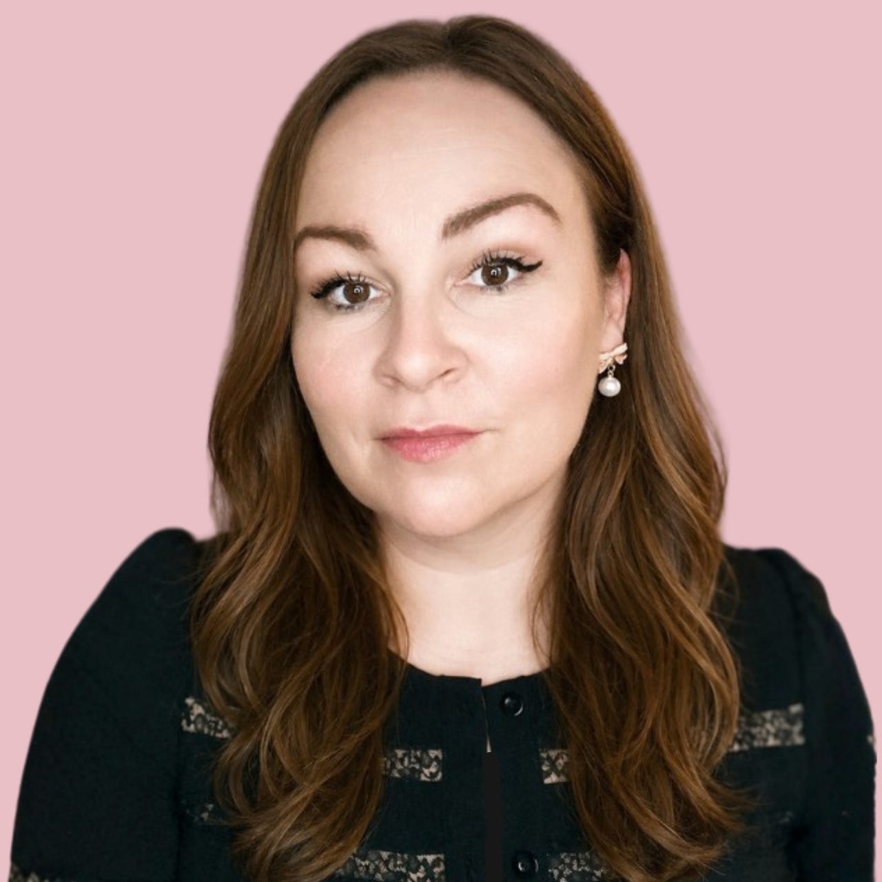 SARAH PROUT logo