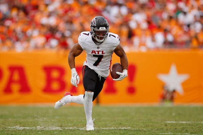 Bijan Robinson hits rushing milestone in Falcons' win over Buccaneers