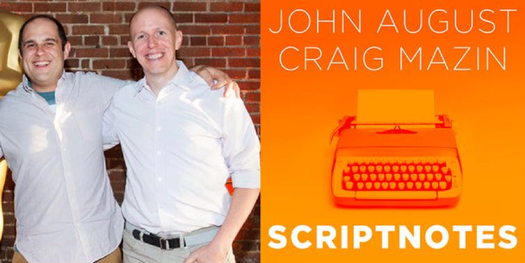 Links een foto van hosts John August en Craig Mazin, twee witte mannen van eind dertig. Ze dragen witte overhemden. Rechts het artwork van Scriptnotes: in een oranje gloed zie je een typemachine staan, de namen van de hosts boven in wit en de titel Scriptnotes onderaan.