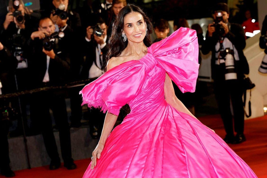 Festival de Cannes 2026 : La robe incroyable de Demi Moore sur le tapis rouge de « Paper Tiger » ce samedi soir Festival de Cannes 2026 : La robe incroyable de Demi Moore sur le tapis rouge de « Paper Tiger » ce samedi soir