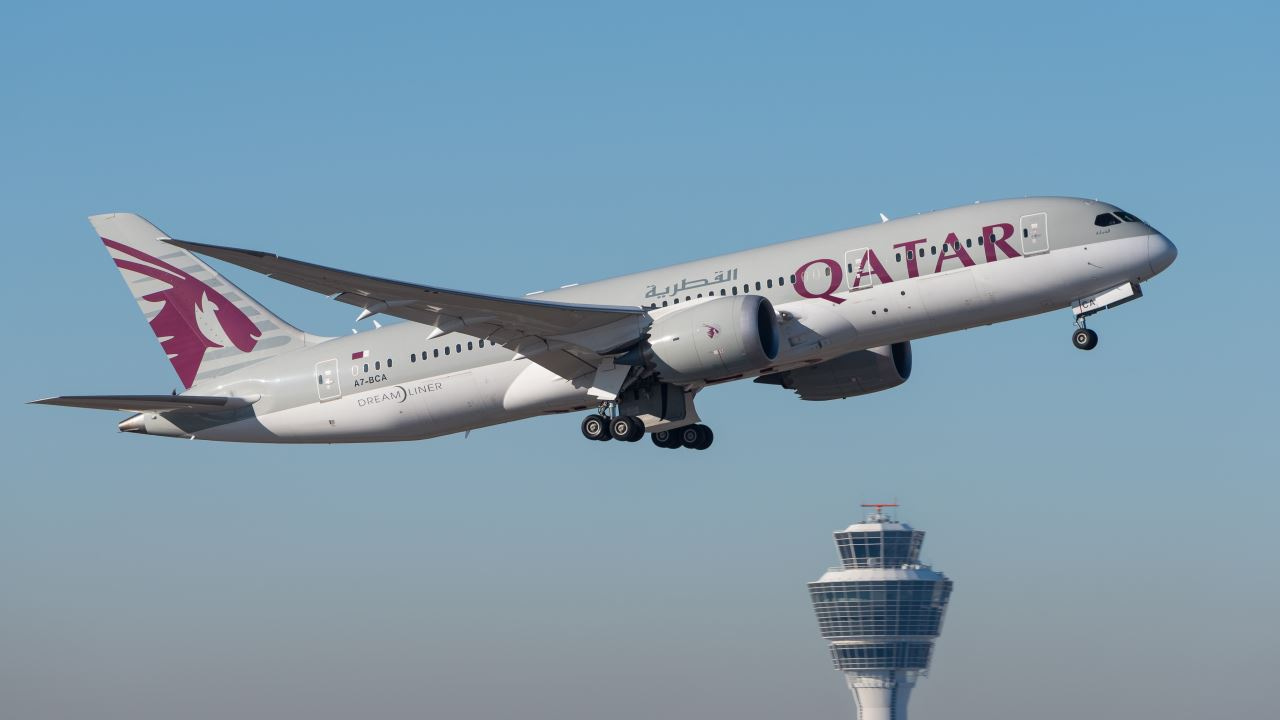Review: Qatar Airways 787 Dreamliner Economy Class - TravelUpdate