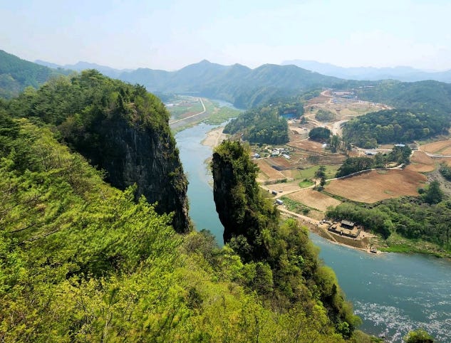 The best scenic viewpoint offering a panoramic view of Yeongwol The best scenic viewpoint offering a panoramic view of Yeongwol