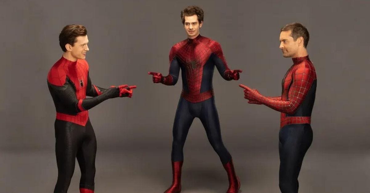 Les trois Spider-Man recréent un célèbre mème et affolent la ...