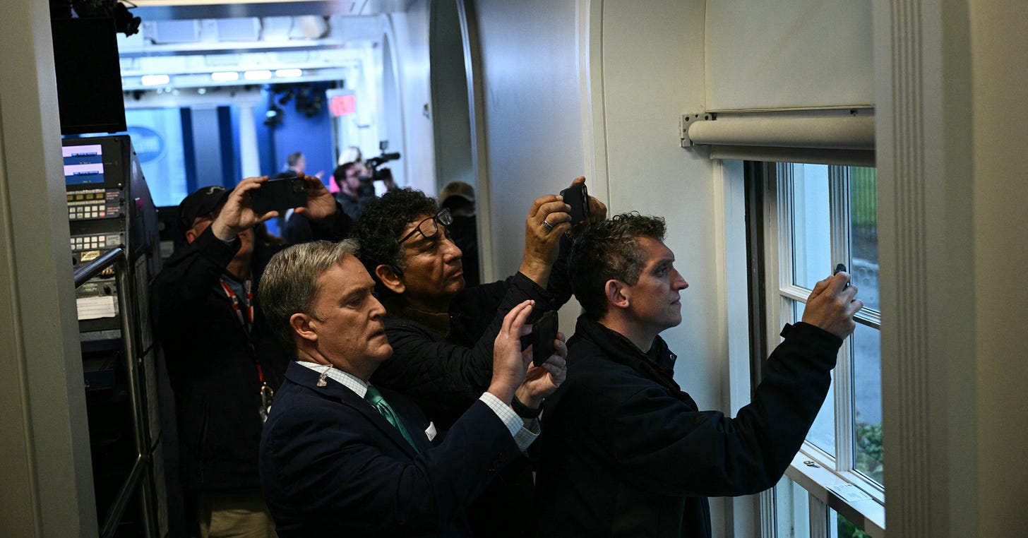 Gunman killed after opening fire on Secret Service checkpoint at White House | The Independent Gunman killed after opening fire on Secret Service checkpoint at White House | The Independent