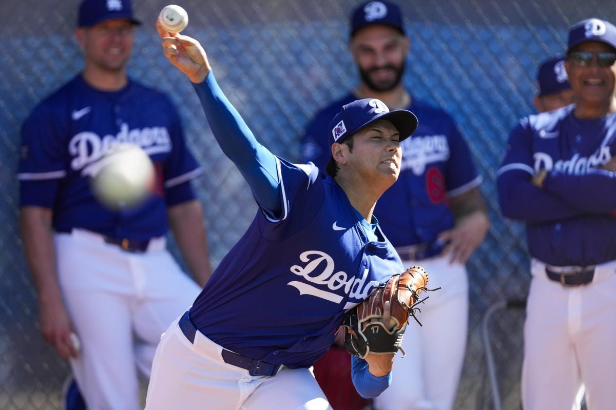 Dodgers Star Shohei Ohtani Throws 1st BP of Spring Training, Taking a Step  Toward Possibly Pitching - The Japan News