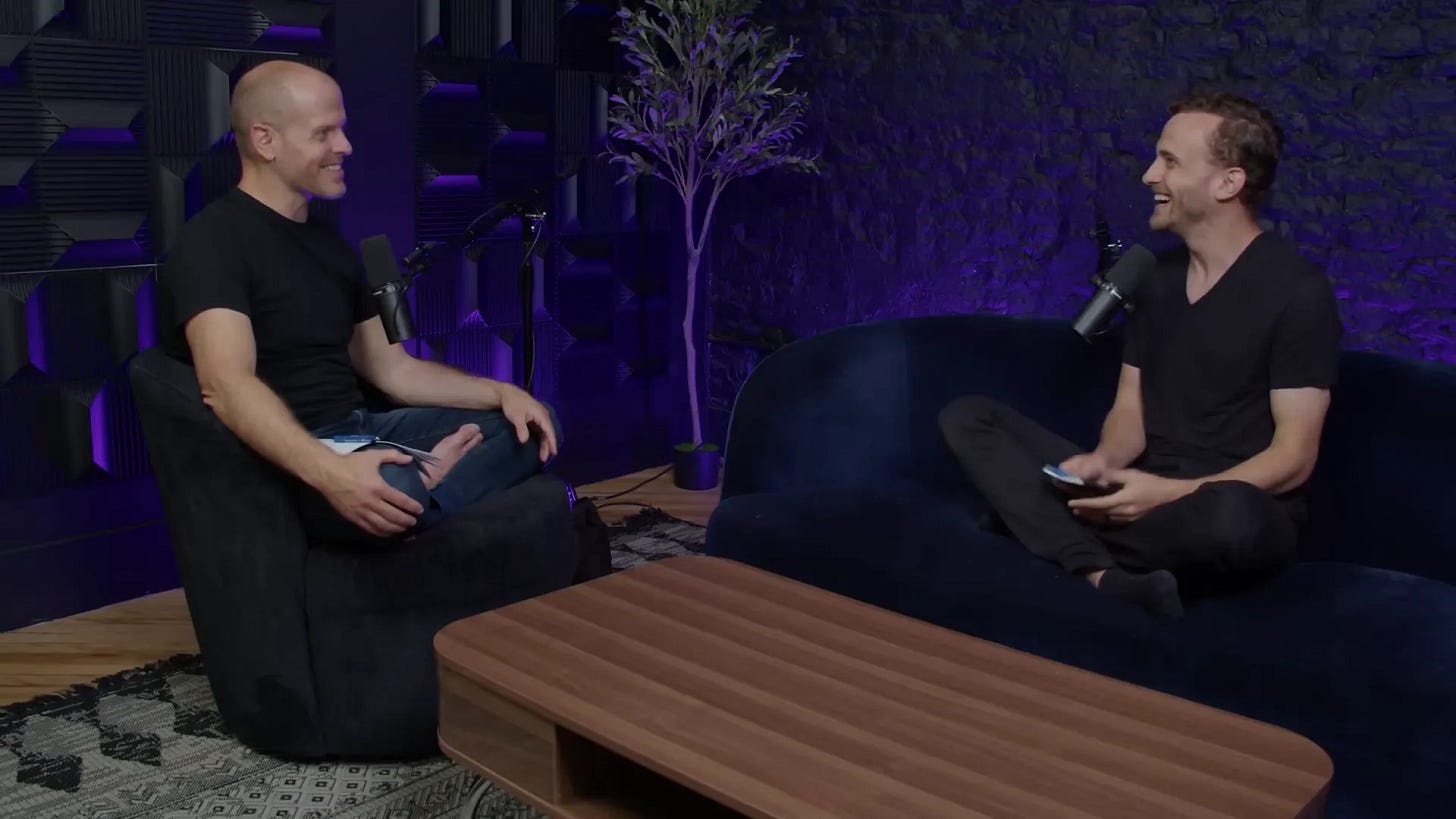 Sam et Laurie discutant de la délégation Sam et Laurie discutant de la délégation