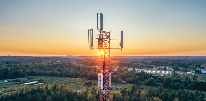 Starlink&rsquo;s Missing Link: Towers for the Age of Satellite Voice