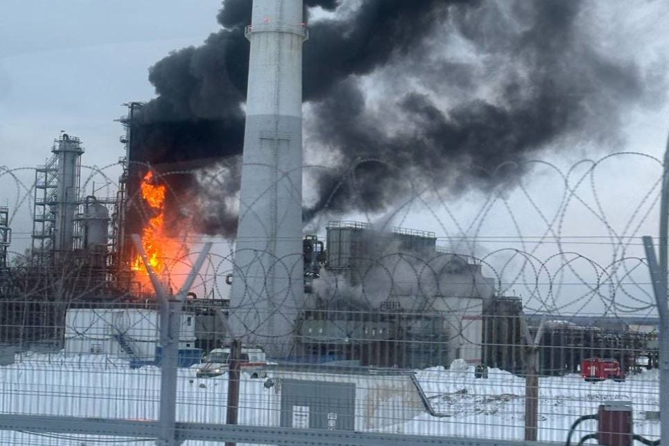 Ucrânia intensifica ataques com drones em refinarias de petróleo na Rússia