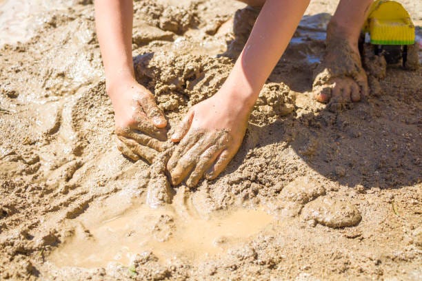 160+ Child Digging In Wet Sand Stock Photos, Pictures & Royalty-Free Images  - iStock