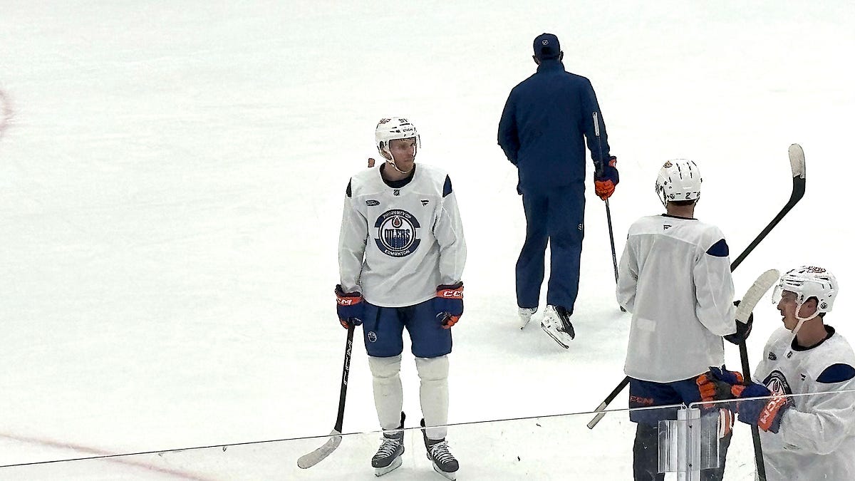 Oilers superstar Connor McDavid and head coach Kris Knoblauch share their thoughts on Islanders rookie Matthew Schaefer, the No. 1 overall pick who continues to impress across the league.