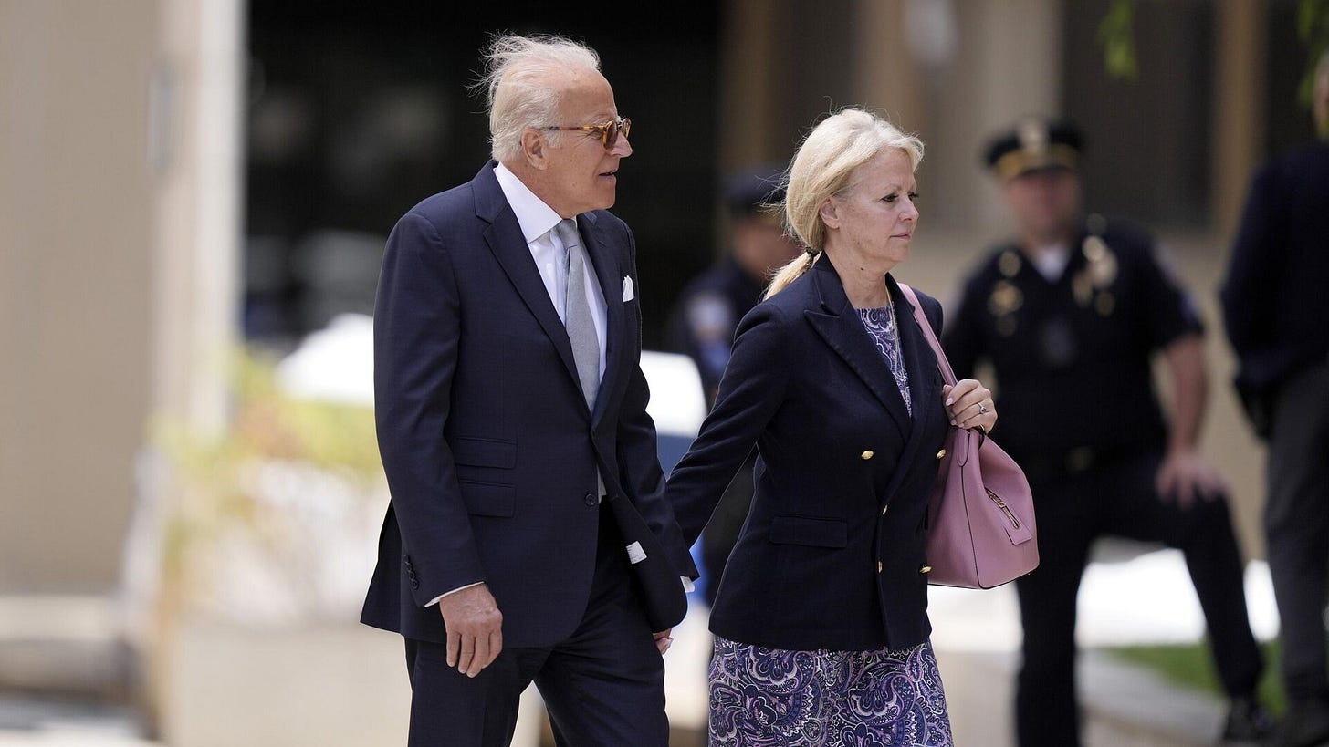 James Biden, President Joe Biden's brother and uncle to Hunter Biden, left, and Sara Biden arrive at federal court, June 7, 2024, in Wilmington, Del. James Biden, President Joe Biden's brother and uncle to Hunter Biden, left, and Sara Biden arrive at federal court, June 7, 2024, in Wilmington, Del. - Sputnik International, 1920, 22.01.2025