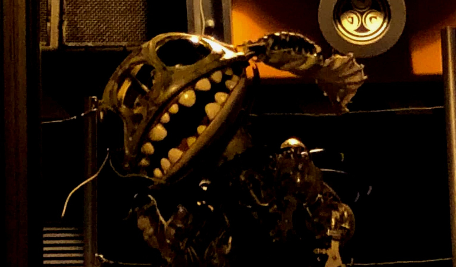 Abandoned Stitch animatronic from Stitch's Great Escape : r/abandoned