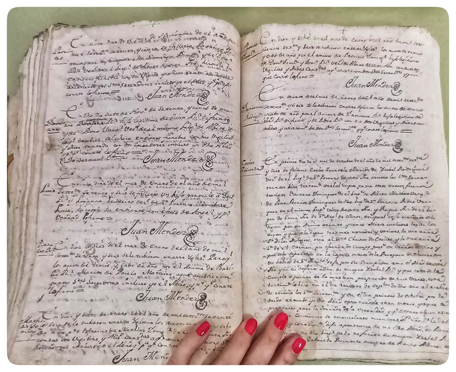 Libro donde se encuentra registrado el “escrúpulo” de mi antepasado. Foto de archivo familiar.