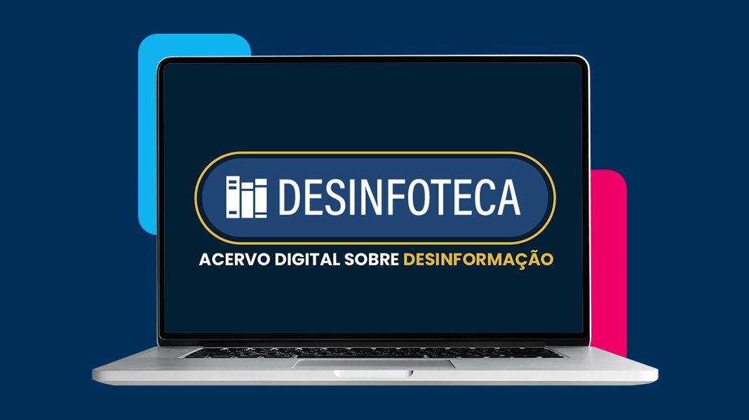 #descrevemospravocê  A imagem mostra a tela de um notebook com fundo azul-escuro, exibindo o logotipo e o nome de uma plataforma digital chamada Desinfoteca. O centro da tela apresenta um selo arredondado em azul com borda amarela. Dentro dele, há o desenho de três livros verticais em branco, seguido da palavra DESINFOTECA em letras maiúsculas brancas.  Abaixo do selo, lê-se a frase: "ACERVO DIGITAL SOBRE DESINFORMAÇÃO", com as palavras “acervo digital sobre” em branco e “desinformação” em amarelo, destacando o tema principal da plataforma.  O notebook está centralizado na imagem, em perspectiva frontal, com parte do teclado visível. Ao fundo, surgem dois blocos verticais coloridos que ultrapassam as laterais do notebook: um azul-celeste do lado esquerdo e um rosa vibrante do lado direito, ambos com cantos arredondados, trazendo um toque moderno e chamativo ao design.  A imagem comunica de forma clara e direta que se trata de uma iniciativa voltada ao combate à desinformação, por meio de um acervo digital acessível ao público.