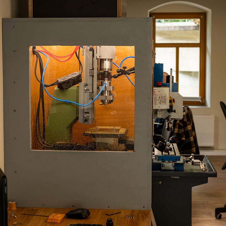 Kallinich Claeys' handmade CNC machine.