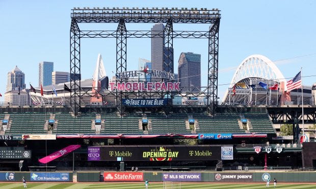 Mariners let bullpen coach DeLunas go among behind the scenes changes