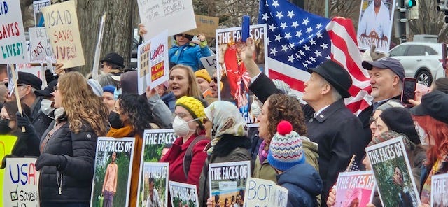 Gallery of photos of protesters.
