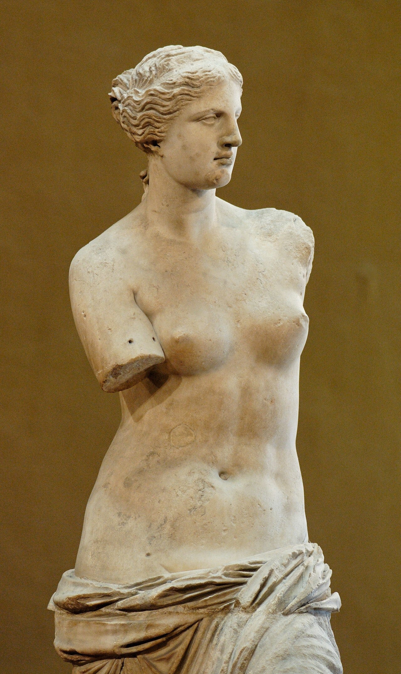 Armless marble Venus statue