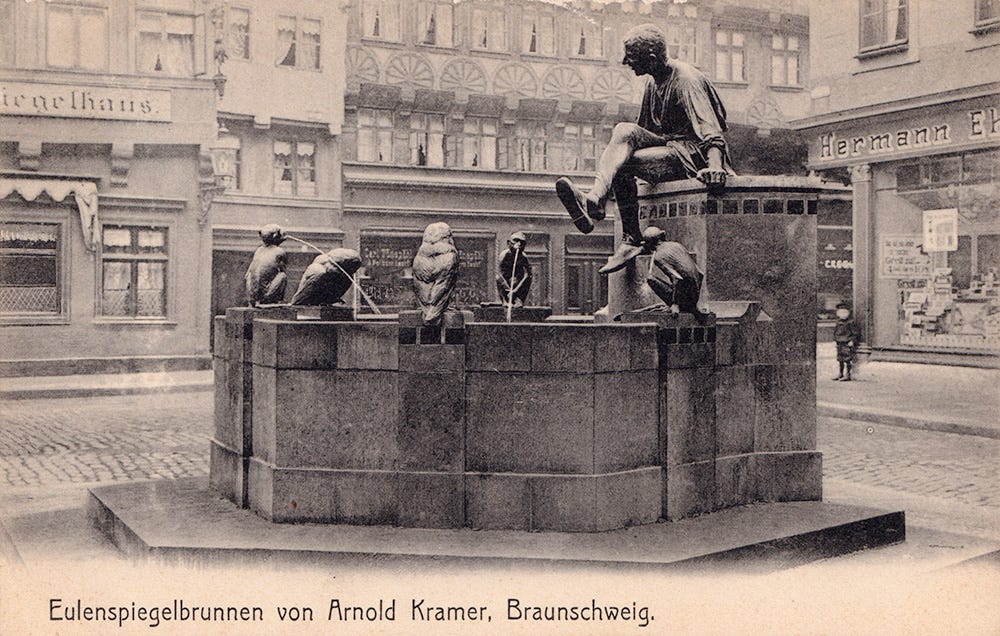 Postcard photo of the Eulenspiegel fountain, Braunschweig