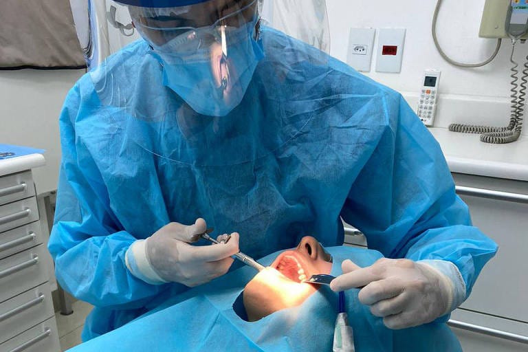 Dentistas e artistas pedem apoio do governo durante pandemia do coronavírus  - 13/04/2020 - Grana - Agora