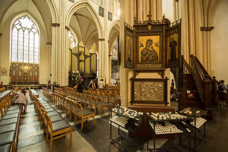 The interior of St. Salvator’s Cathedral in Bruges, Belgium. Pedro J Pacheco via Wikimedia (CC BY-SA 3.0).