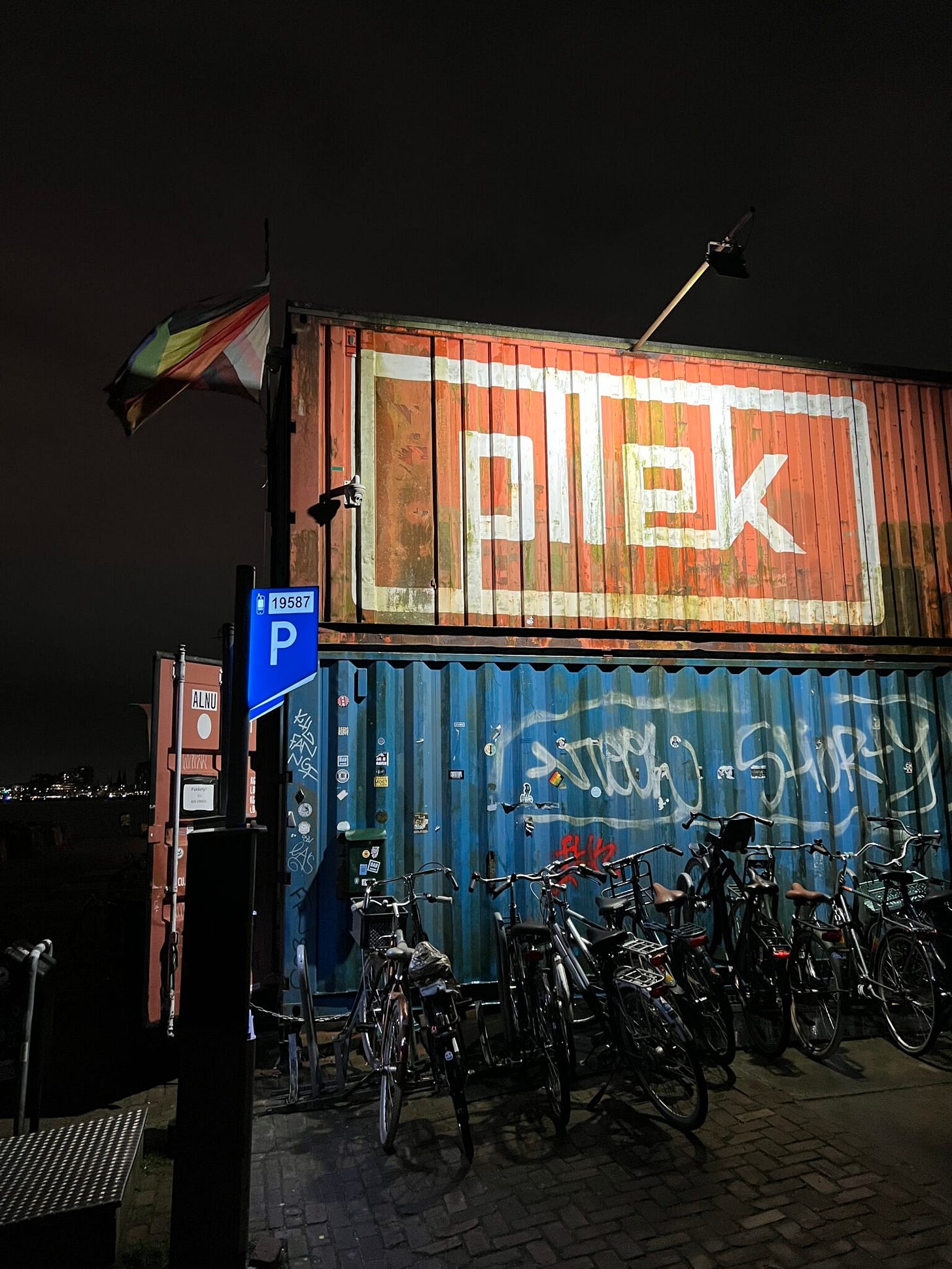 Pllek von außen in Amsterdam Noord