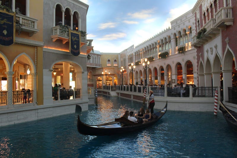 Fun Things to do in Las Vegas for Valentine's Day