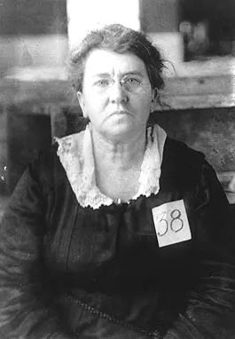 Emma Goldman deportation photo 1919 Emma Goldman deportation photo 1919