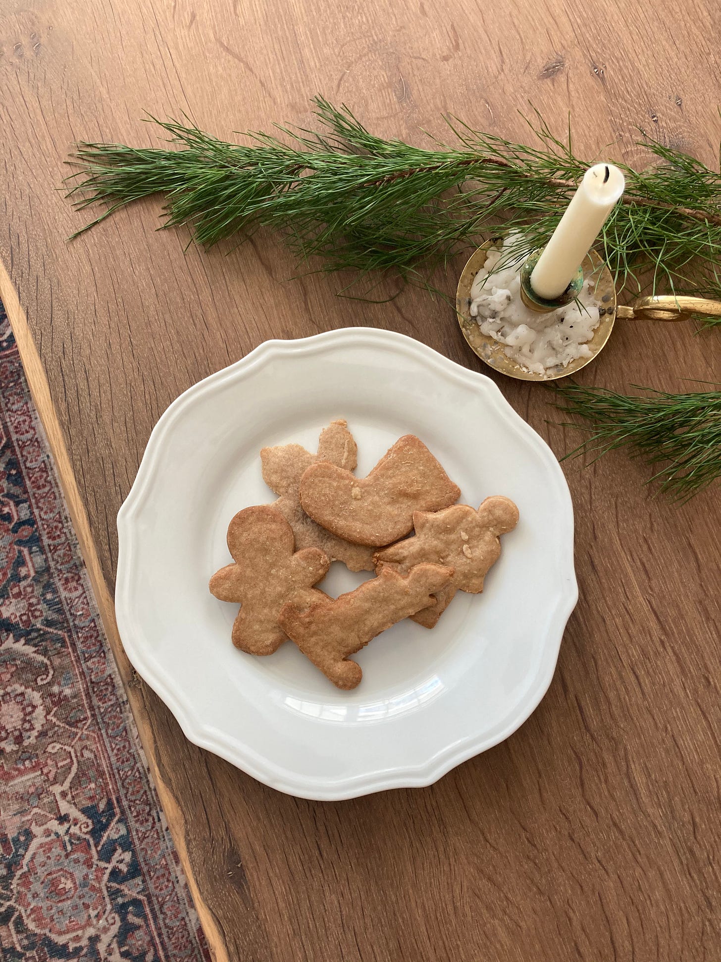 A plate of cookies.