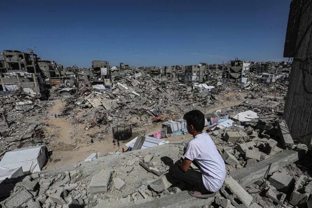Des Palestiniens tentent de vaquer à leurs occupations quotidiennes au milieu des décombres des bâtiments ou de leurs tentes de fortune pendant la fête de l'Aïd el-Fitr, à Jabalia, dans le nord de la bande de Gaza, le 31 mars 2025. (Photo : Omar Ashtawy/APA Images) Des Palestiniens tentent de vaquer à leurs occupations quotidiennes au milieu des décombres des bâtiments ou de leurs tentes de fortune pendant la fête de l'Aïd el-Fitr, à Jabalia, dans le nord de la bande de Gaza, le 31 mars 2025. (Photo : Omar Ashtawy/APA Images)