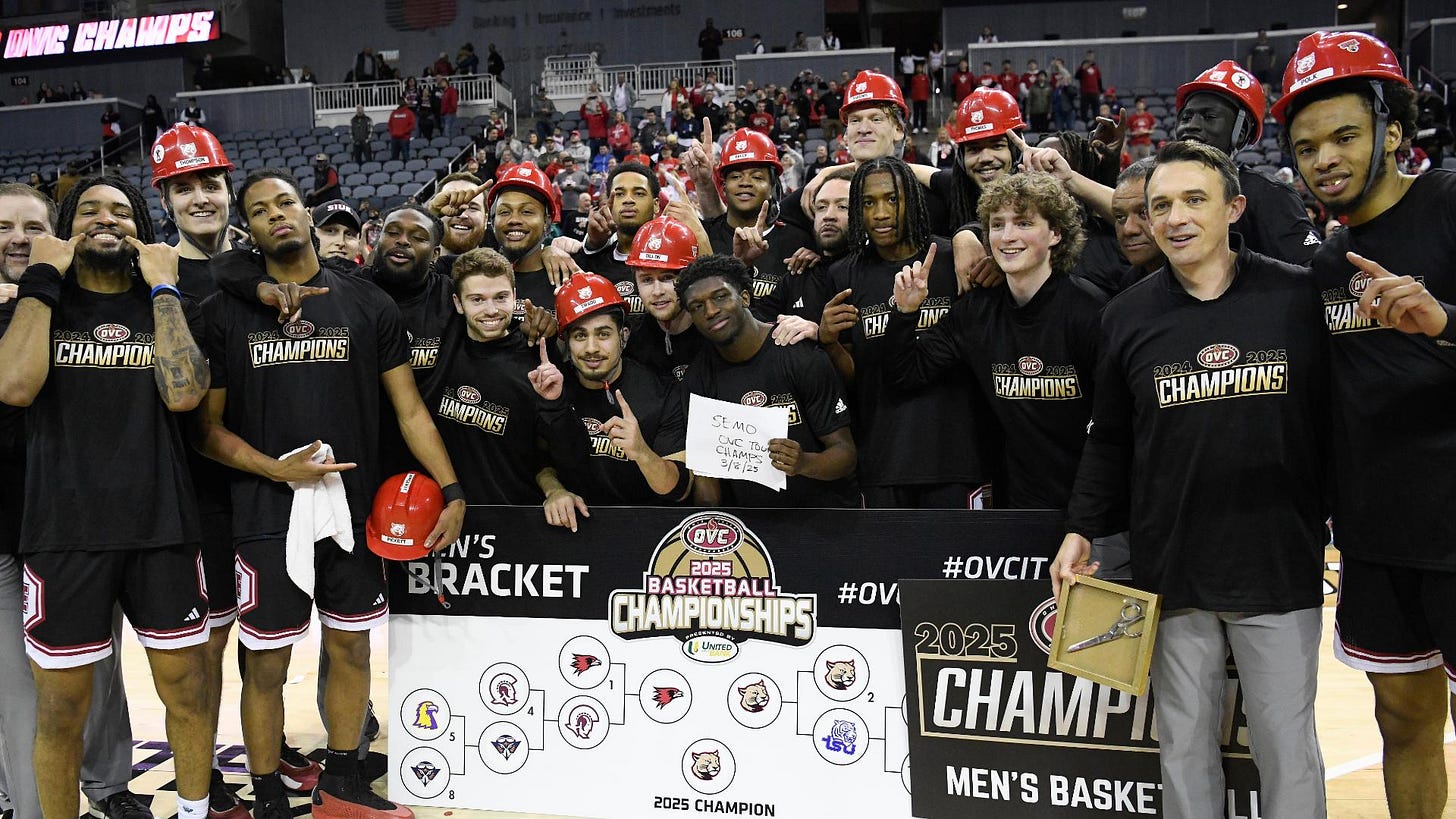 SIU Edwardsville celebrates after sealing first-ever trip to men's NCAA  tourney