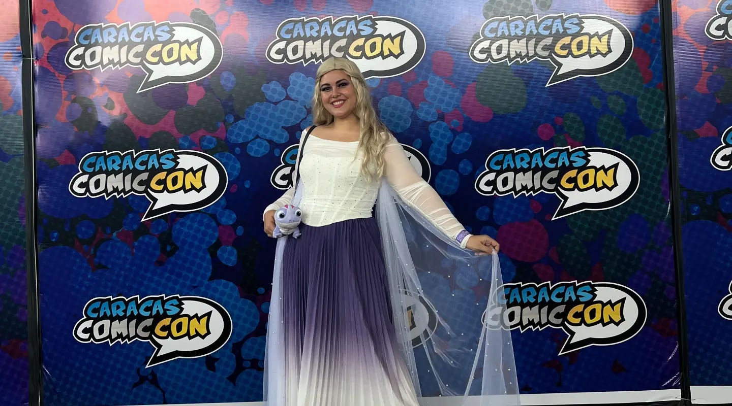 Cosplay de Elsa en la Caracas Comic Con 2023. Cosplay de Elsa en la Caracas Comic Con 2023.