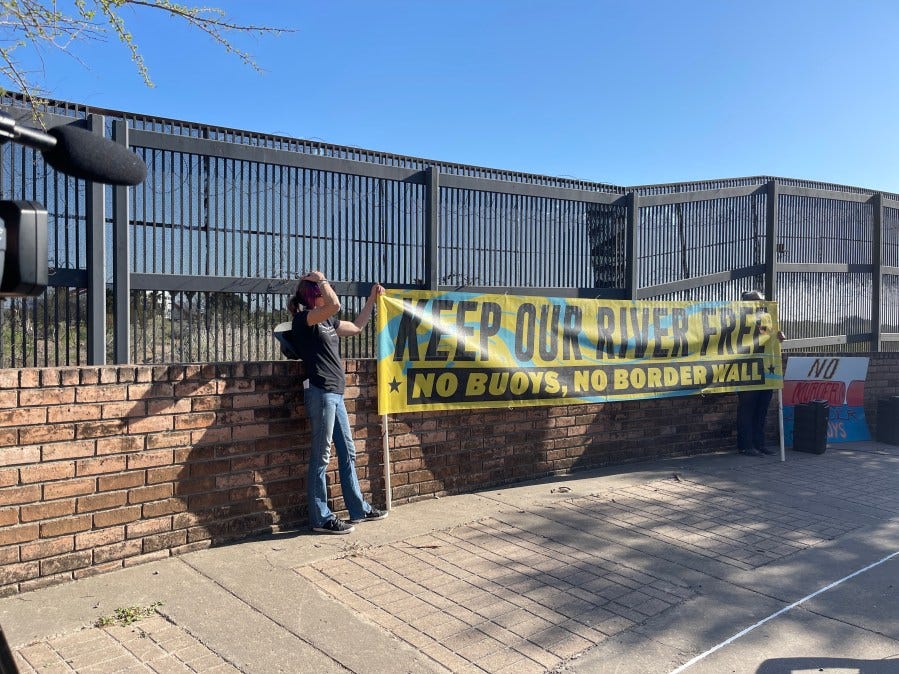 Border buoys in Rio Grande an 'ecological disaster,' protesters say |  Border Report Live