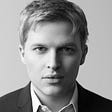 Ronan Farrow's avatar