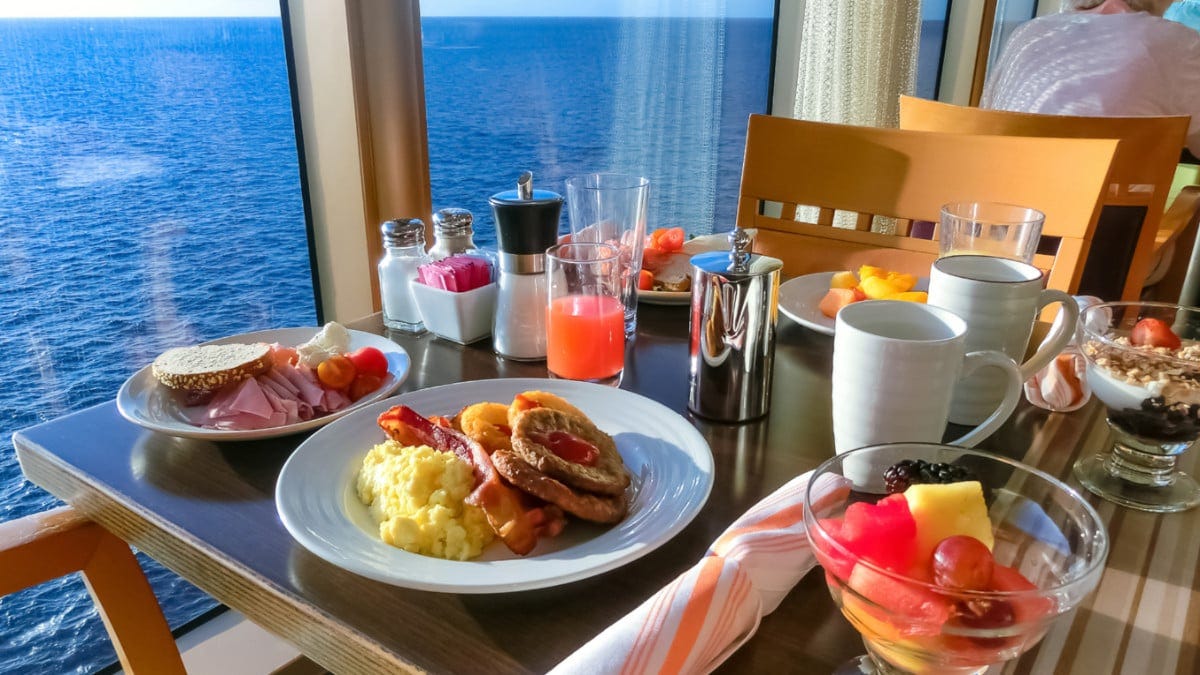 8 Common Things to Eat on a Ship