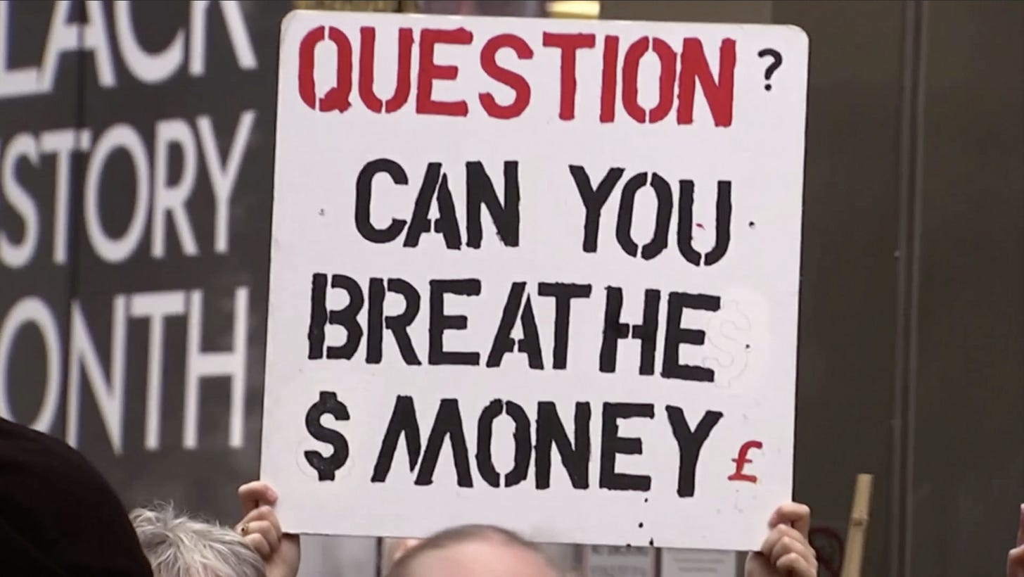 Climate protesters target banks ahead of COP26 – Channel 4 News