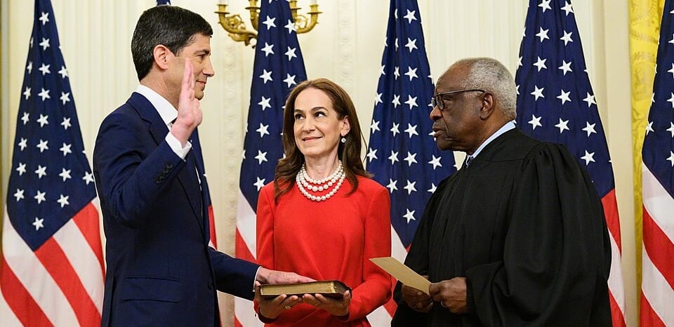 File:Swearing-in ceremony for Federal Reserve Chair Kevin Warsh at the White House, Friday, May 22, 2026 - 5.jpg File:Swearing-in ceremony for Federal Reserve Chair Kevin Warsh at the White House, Friday, May 22, 2026 - 5.jpg