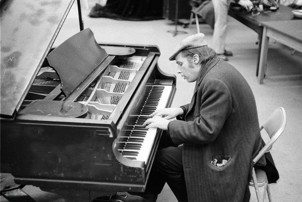 Glenn Gould - Canadian Music Hall Of Fame Glenn Gould - Canadian Music Hall Of Fame