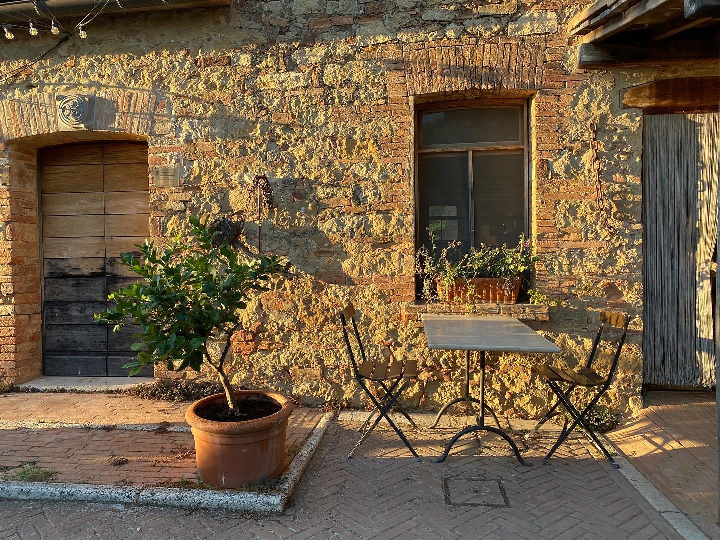 farmhouse from a recent trip to Tuscany. For more: https://www.instagram.com/jakehirschallen/ farmhouse from a recent trip to Tuscany. For more: https://www.instagram.com/jakehirschallen/