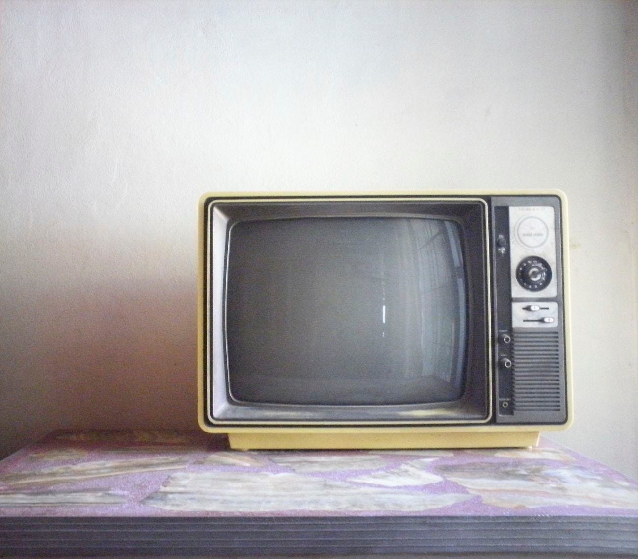 Unbelievably Vanished? A Deep Dive into 14 Iconic Daytime Talk Show & News Anchors Who Left the Airwaves Unbelievably Vanished? A Deep Dive into 14 Iconic Daytime Talk Show & News Anchors Who Left the Airwaves