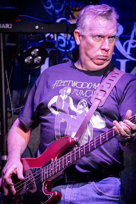 Shane Perry, Hellen Bach