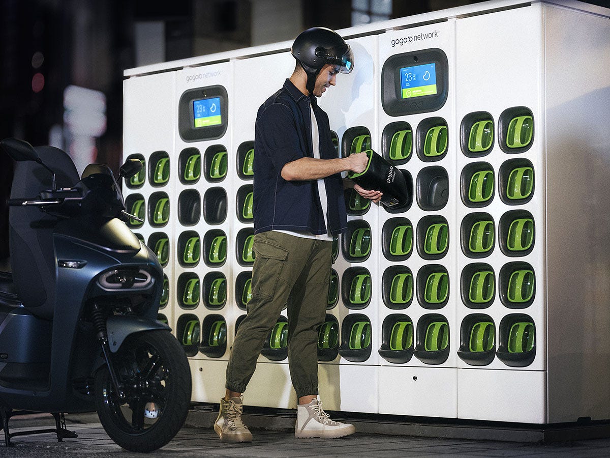Battery Swapping Makes City Living Easy and Clean | Gogoro - Gogoro Battery Swapping Makes City Living Easy and Clean | Gogoro - Gogoro