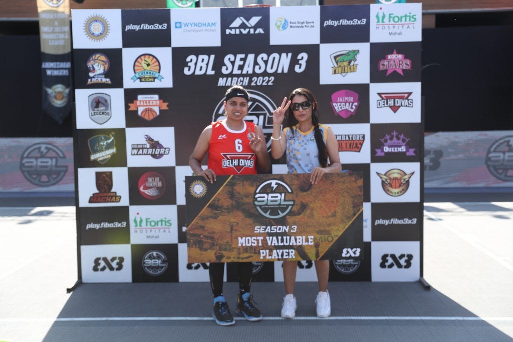 Delhi Divas captain Raspreet Sidhu, Round 1 Most Valuable Player, with 3BL Director Mrs Prerna Sharma Delhi Divas captain Raspreet Sidhu, Round 1 Most Valuable Player, with 3BL Director Mrs Prerna Sharma