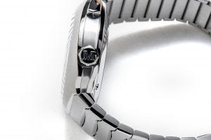 H Moser & Cie Streamliner Flyback Chronograph side view H Moser & Cie Streamliner Flyback Chronograph side view