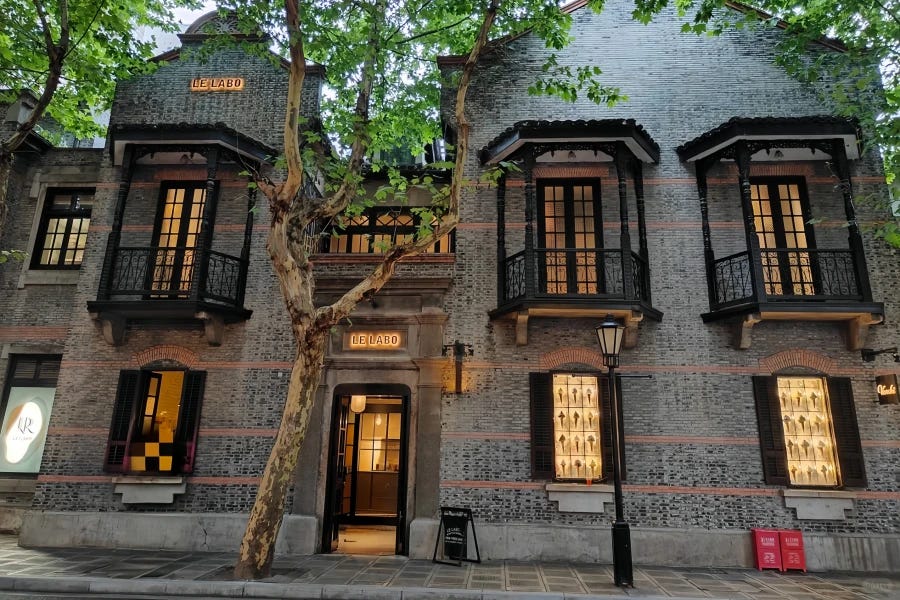 Shanghai Xintiandi: Historic Shikumen Architecture Meets Modern Luxury in  Huangpu District's Cultural Hub