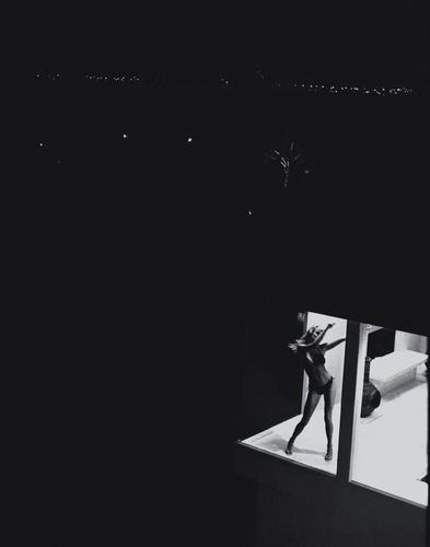 Window Dancing, Honolulu