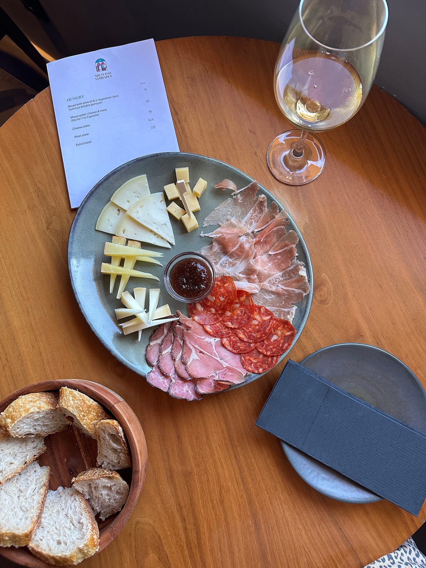 meat and cheese board arco das verdades