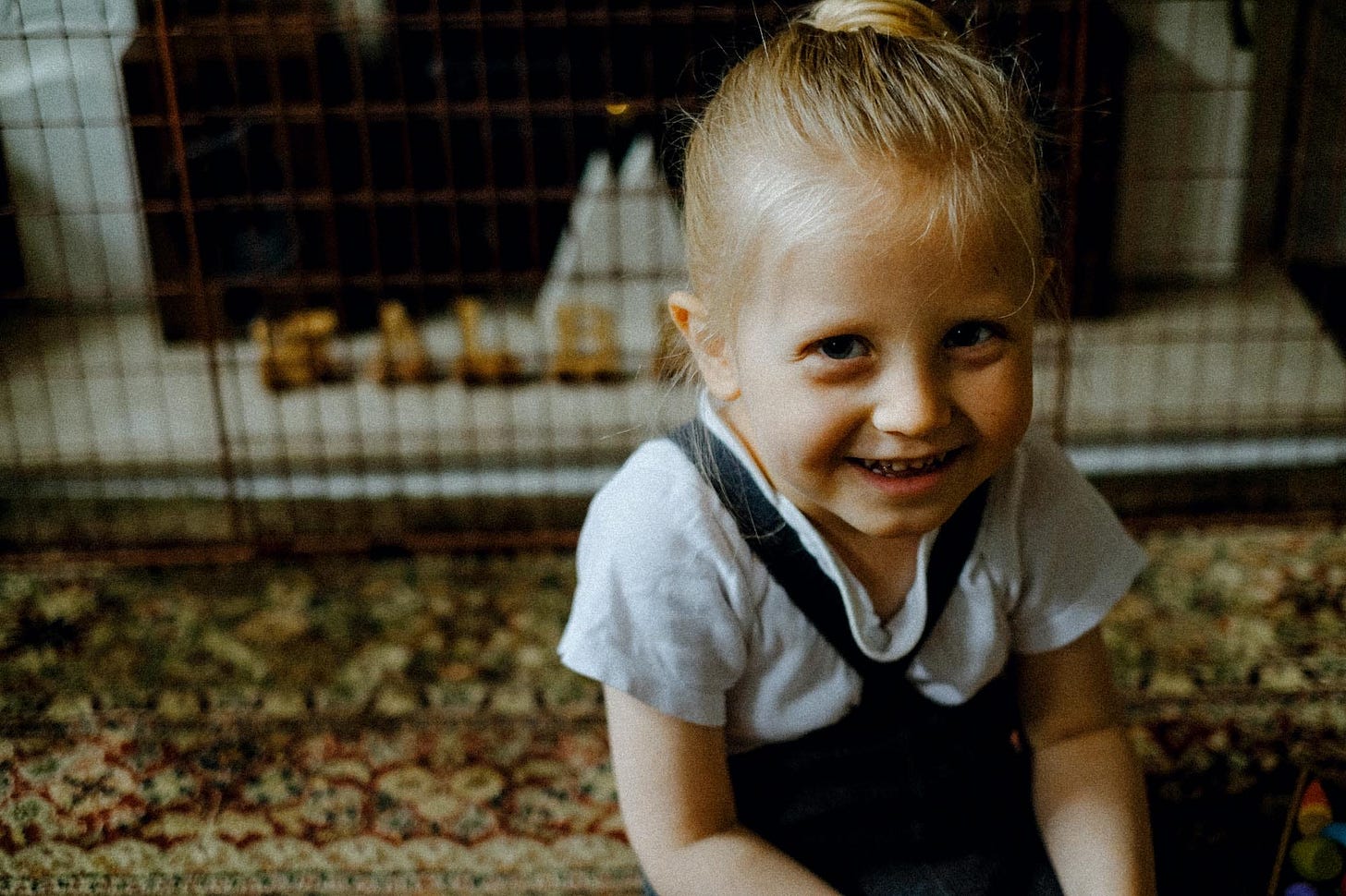 Stop being the entertainer: build play habits that let your child succeed on her own Stop being the entertainer: build play habits that let your child succeed on her own