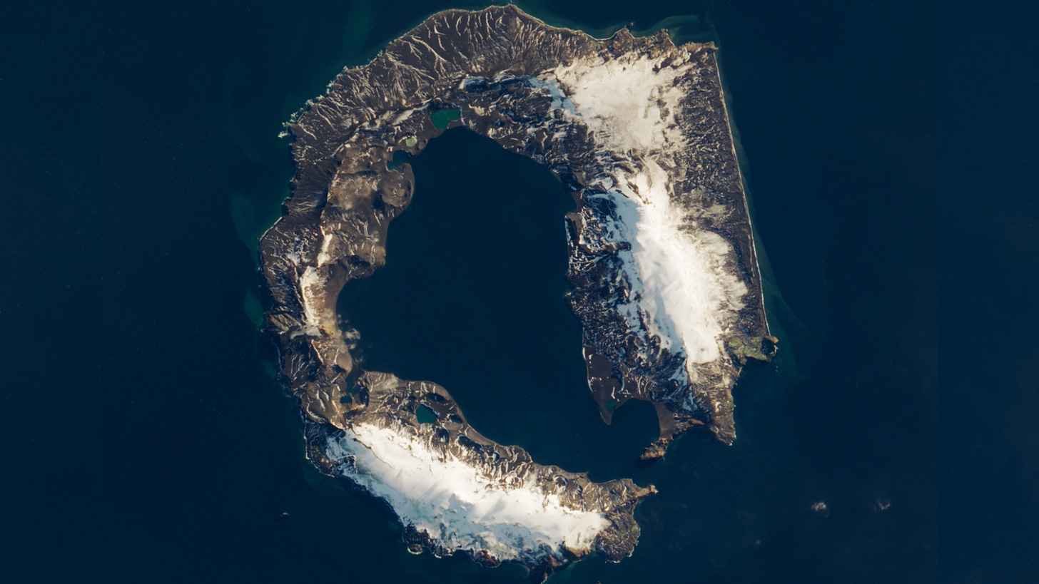 Earth from space: Antarctica's 'Deception Island' is one of the only places  on Earth where you can sail into an active volcano | Live Science